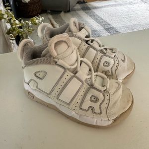 Toddler NIKE shoes size 7